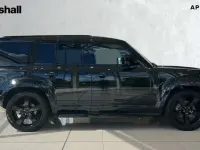 Usado Land Rover Defender HSE Dynamic 249 HP (183 kW) 2025 Preto SUV