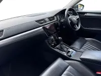 Usado Skoda Superb SE L Executive 150 HP (110 kW) 2017 Cinzento Citadino