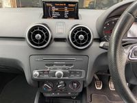 Begagnad Audi A1 S-Line 2015 Svart Halvkombi