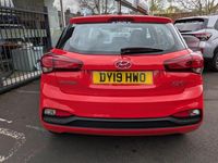 Käytetty Hyundai i20 2019 Punainen Viistoperä