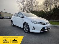 Used Toyota Auris Hybrid 2014 White Hatchback