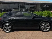 Neu Audi Q4 e-tron Black Edition 210 kW (286 PS) 2026 Schwarz SUV