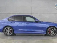 Begagnad BMW 320 M Sport 187 HK (137 kW) 2023 Blå
