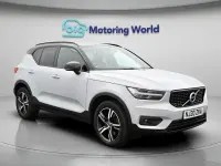 Używany Volvo XC40 R-Design 190 KM (139 kW) 2020 Srebrny SUV