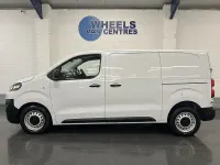 Begagnad Citroën Dispatch 2023 Vit Minibuss