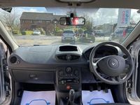 Used Renault Clio II Extreme 74 HP (54 kW) 2009 Silver Hatchback