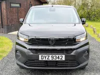 Nouă Peugeot Partner 129 CP (94 kW) 2026 Negru Monovolum