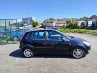 Usado Ford Fiesta Ghia 79 HP (58 kW) 2005 Preto Citadino