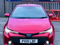 Used Toyota Corolla Design 122 HP (89 kW) 2019 Red Hatchback