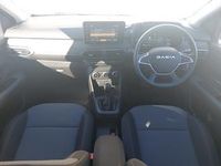 Used Dacia Jogger Extreme 140 HP (102 kW) 2025 Green MPV