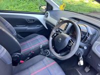 Used Peugeot 108 Active 68 HP (50 kW) 2015 White Hatchback