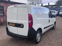 Used Vauxhall Combo 95 HP (69 kW) 2018 White MPV