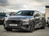 Begagnad Audi Q8 Black Edition 286 HK (210 kW) 2022 Grå SUV