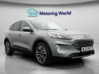 Usado Ford Kuga Titanium 150 HP (110 kW) 2023 Prateado SUV