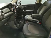 Begagnad Mini Cooper Classic 136 HK (100 kW) 2020 Blå Halvkombi