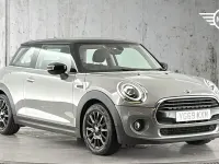 Usado Mini Cooper Classic 134 HP (98 kW) 2019 Cinzento Citadino