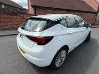 Used Vauxhall Astra Elite 122 HP (89 kW) 2020 White Hatchback