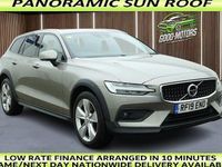 Usado Volvo V60 CC Plus 190 HP (139 kW) 2019 Cinzento Carrinha