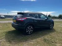 Używany Nissan Qashqai Tekna 115 KM (84 kW) 2016 Czarny SUV