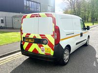 Begagnad Fiat Doblò 2018 Vit Minibuss