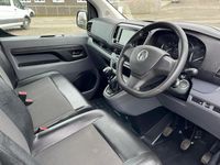 Used Vauxhall Vivaro S 100 HP (73 kW) 2021 White MPV