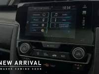 Używany Honda Civic Prestige 180 KM (132 kW) 2018 Czerwony Hatchback