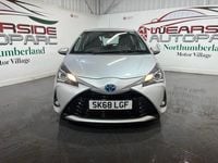 Used Toyota Yaris Hybrid 100 HP (73 kW) 2018 Silver Hatchback