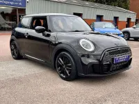 Used Mini Cooper Hatch 134 HP (98 kW) 2022 Black Hatchback