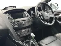 Used Ford Focus ST 250 HP (183 kW) 2016 White Hatchback