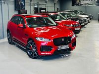 Używany Jaguar F-Pace S 300 KM (220 kW) 2017 Czerwony SUV