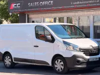 Used Renault Trafic Business 2018 White MPV