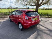 Used Ford Fiesta Titanium 95 HP (69 kW) 2017 Red Hatchback
