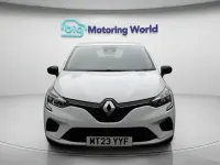 Used Renault Clio Evolution 141 HP (103 kW) 2023 White Hatchback