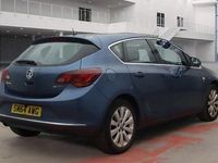 Second-hand Vauxhall Astra Elite 165 CP (121 kW) 2014 Albastru Hatchback