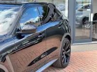 Used Jaguar F-Pace SVR 550 HP (404 kW) 2020 Black SUV