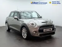 Usado Mini Cooper S Hatch 192 HP (141 kW) 2017 Prateado Citadino