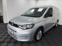 Usado VW Caddy Pro 122 HP (89 kW) 2022 Prateado Monovolume
