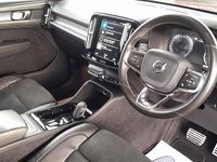 Used Volvo XC40 R-Design 150 HP (110 kW) 2019 Red SUV