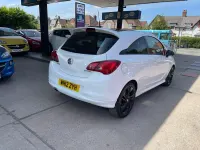 Used Vauxhall Corsa Edition 100 HP (73 kW) 2016 White Hatchback