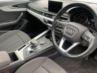Used Audi A4 Comfort 150 HP (110 kW) 2019 White Sedan
