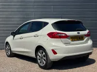 Używany Ford Fiesta Trend 95 KM (69 kW) 2020 Biały Hatchback