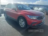 Usado VW Tiguan Life 150 HP (110 kW) 2021 Vermelho SUV