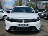 Second-hand Vauxhall Corsa Design Edition 100 CP (73 kW) 2023 Alb Hatchback