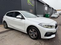 Begagnad BMW 116 Impressive 2023 Vit Halvkombi