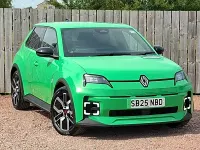 Used Renault R5 Komfort 110 kW (150 HP) 2025 Green Hatchback
