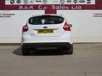 Used Ford Focus Zetec 125 HP (91 kW) 2013 White Hatchback