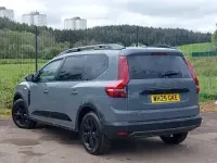 Begagnad Dacia Jogger Extreme 140 HK (102 kW) 2025 Grå Minibuss
