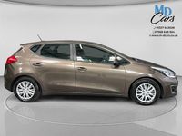 Usado Kia Ceed 134 HP (98 kW) 2018 Castanho Citadino