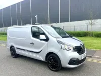 Używany Renault Trafic 125 KM (91 kW) 2019 Srebrny Minivan