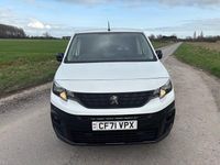 Used Peugeot Partner 100 HP (73 kW) 2022 White MPV